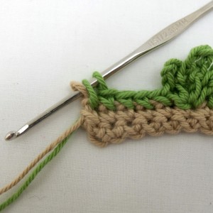 Switch to background yarn
